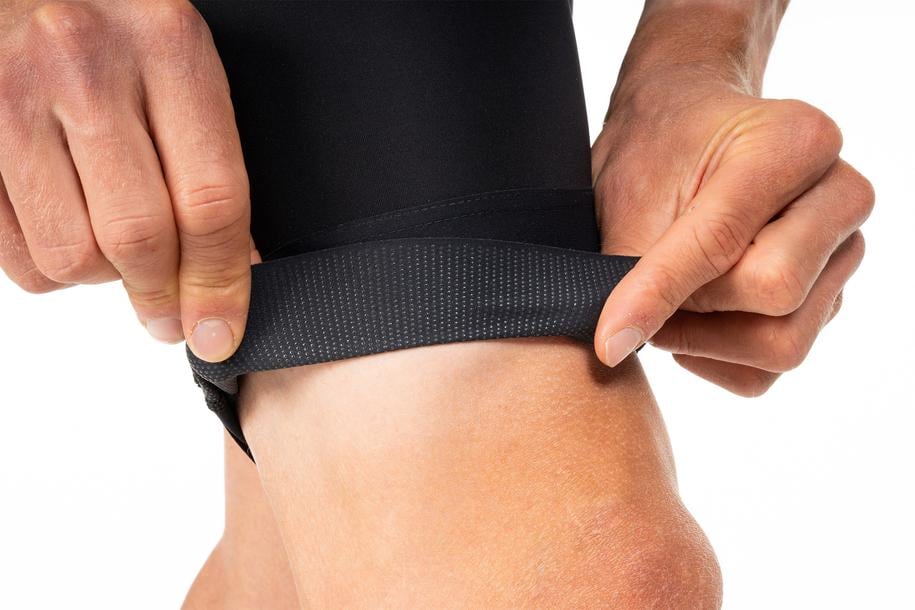 CUBE Pantaloncini con bretelle a compressione ROAD/XC