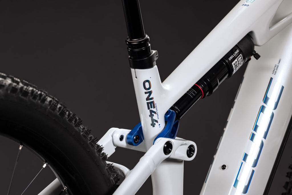 Cube Stereo Hybrid ONE44 HPC Pro 800 metallicwhite´n´blue