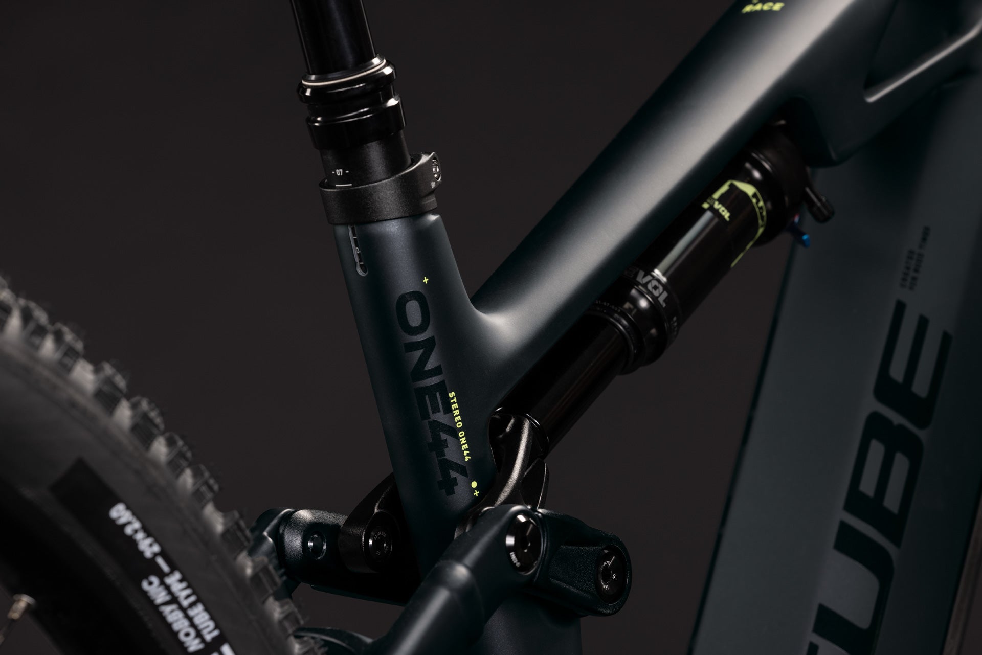 Cube Stereo Hybrid ONE44 HPC Race 800 coal´n´green