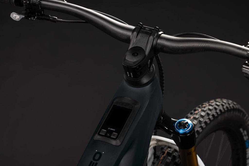 Cube Stereo Hybrid ONE44 HPC AT 800 carbon´n´white