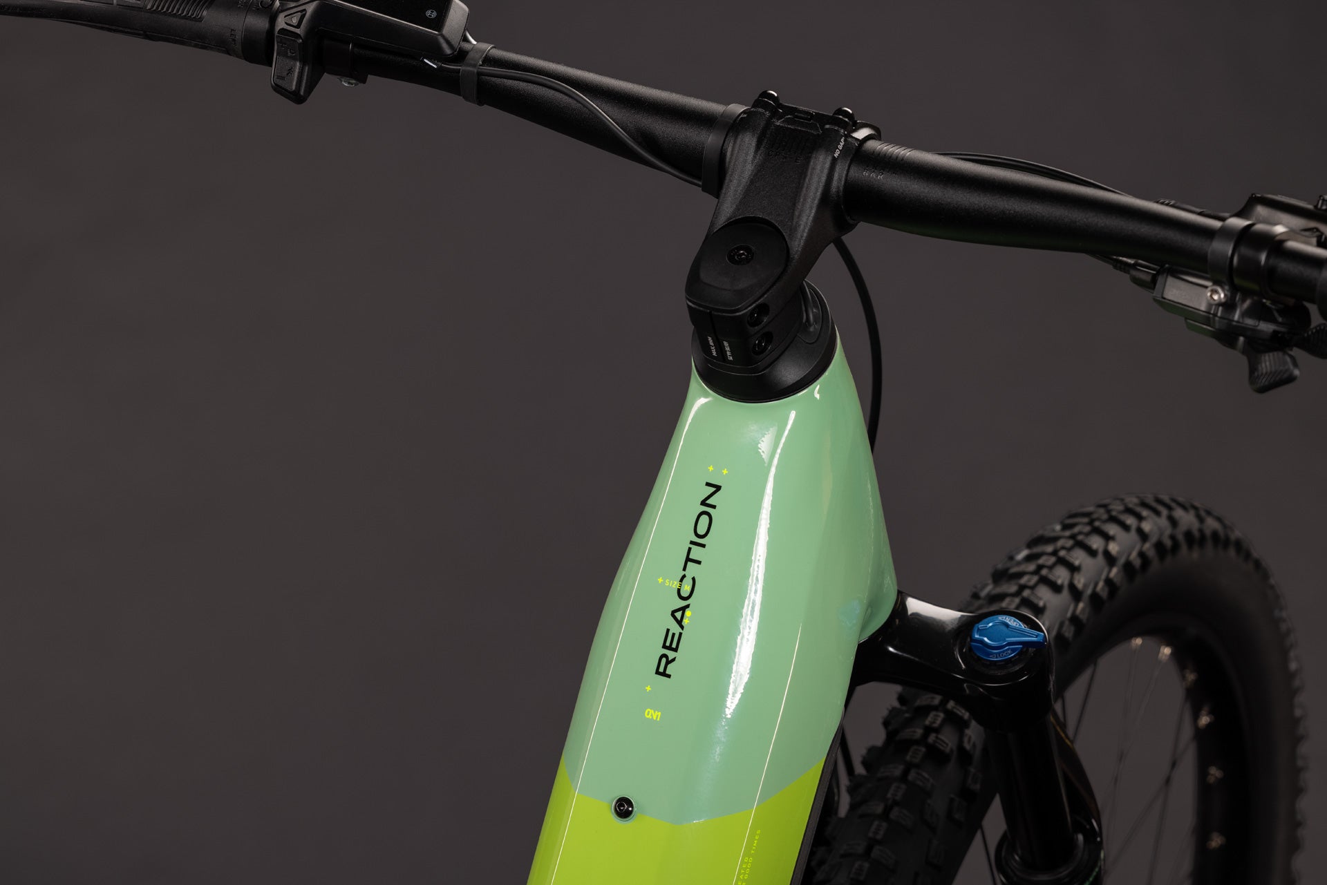 Cube Reaction Hybrid ONE 720  cactus´n´black