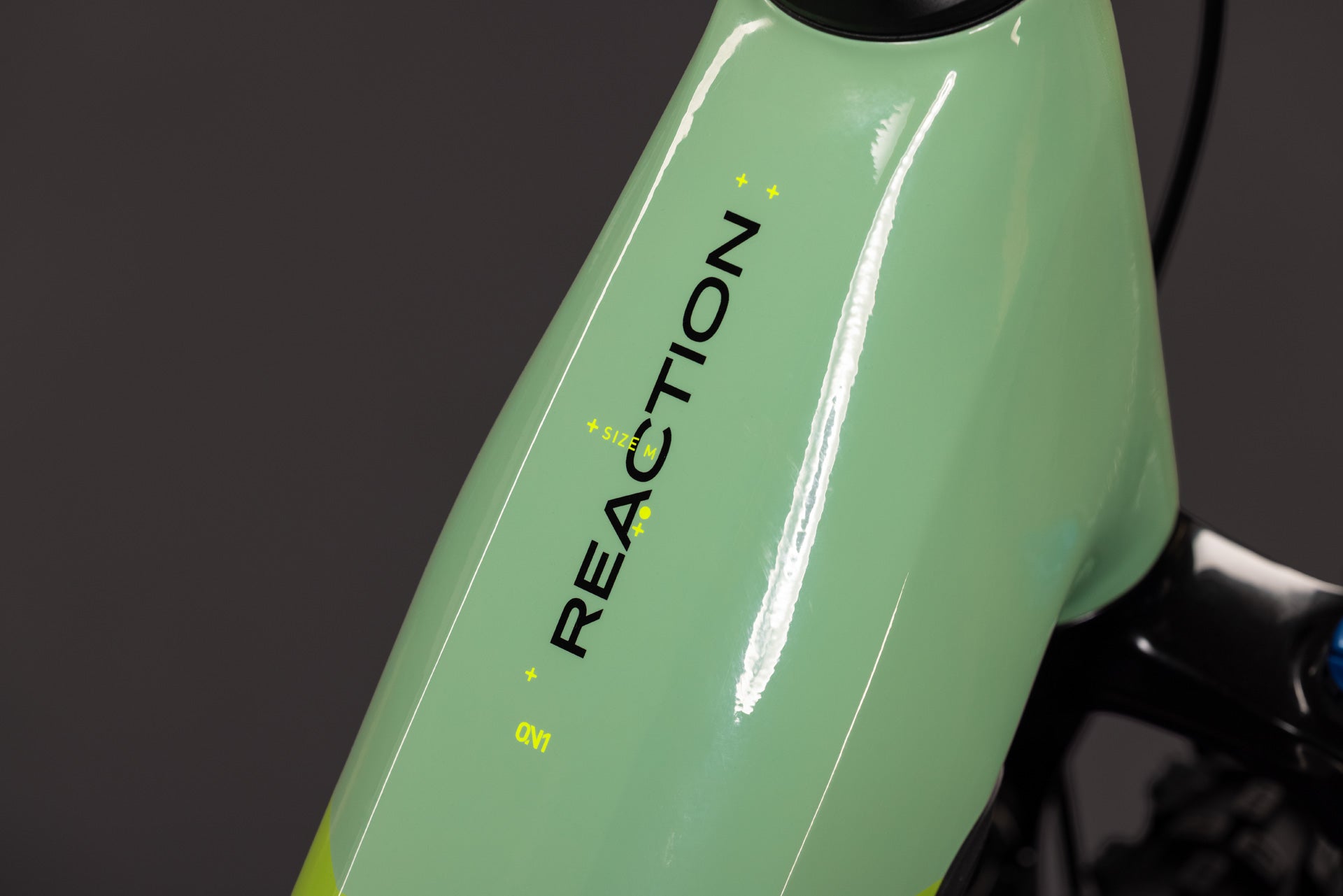 Cube Reaction Hybrid ONE 720  cactus´n´black