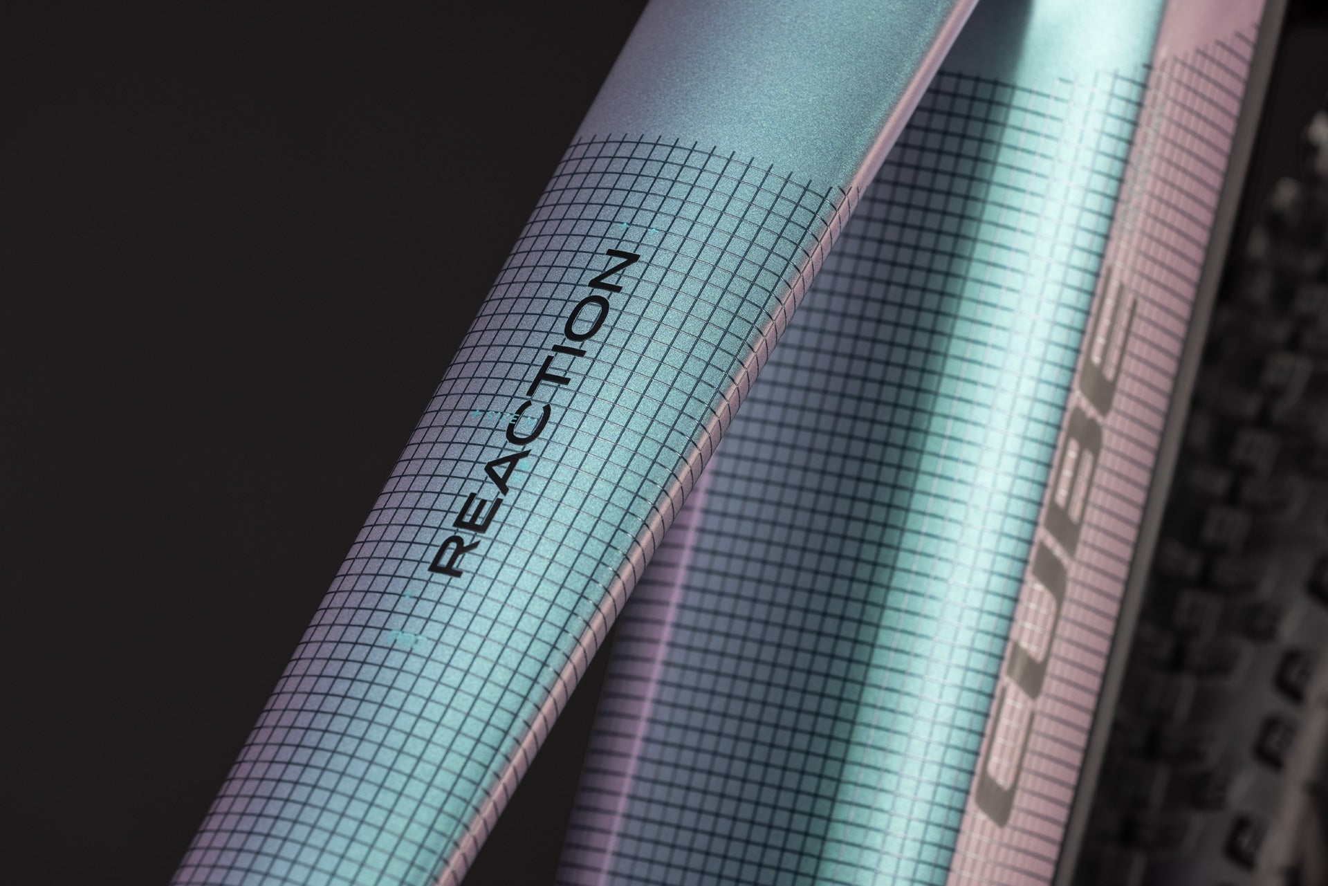 Cube Reaction Hybrid Pro 800 polarlight´n´black