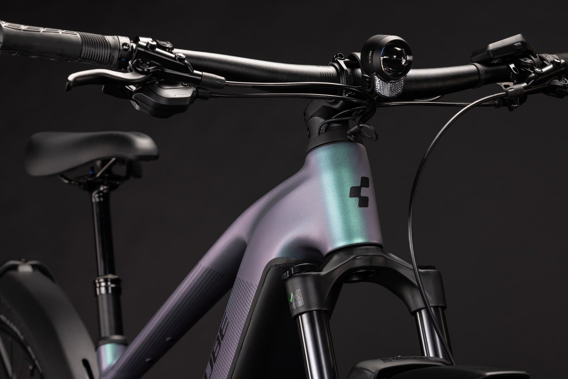 Cube Reaction Hybrid Pro 800 FE polarlight´n´black