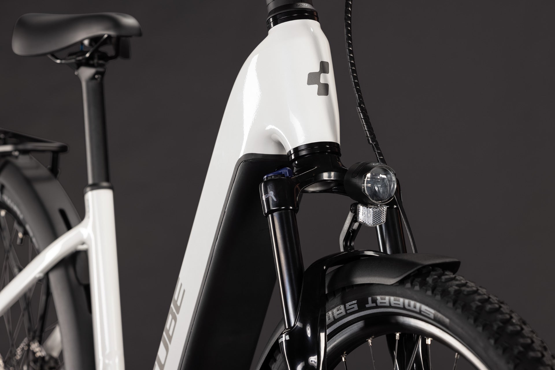 Cube Nuride Hybrid Performance 720 metallicwhite´n´grey