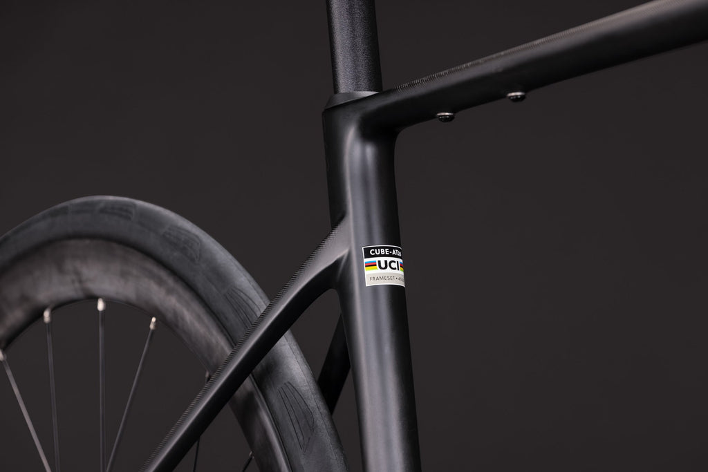 Cube Attain C:62 Race carbon´n´coalchrome