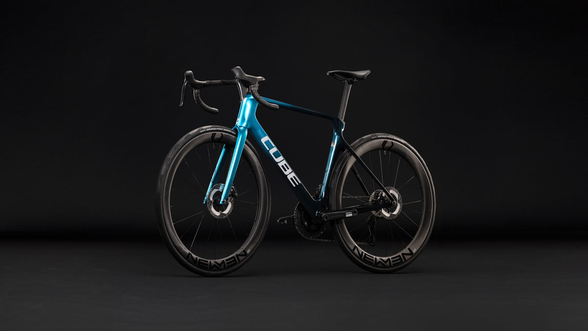 Cube Agree C:62 Race chromeblue´n´liquidblue