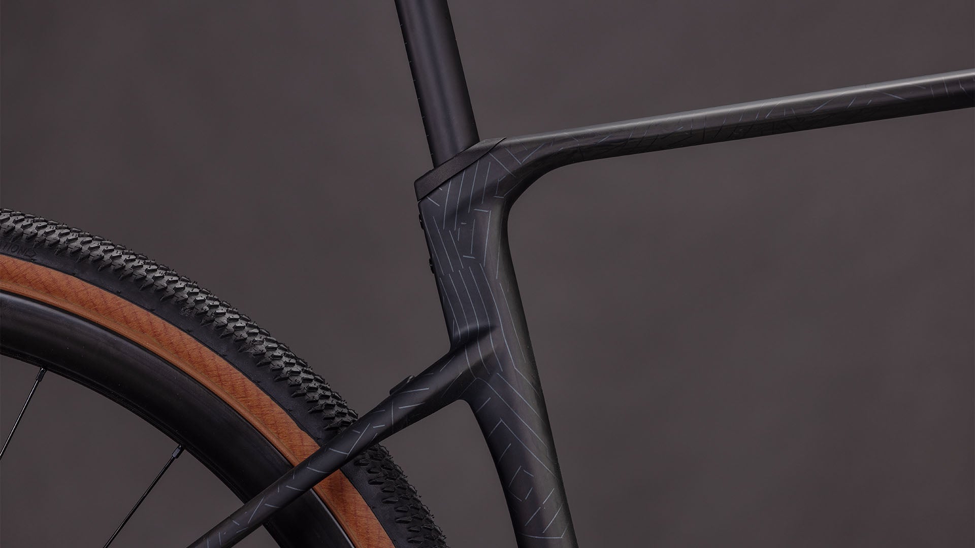 CUBE NUROAD C:62 EXC carbon´n´crisscross
