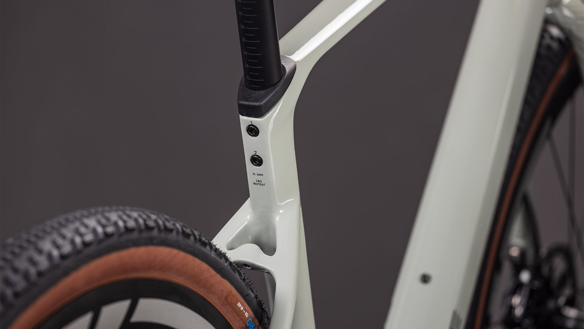 CUBE NUROAD C:62 SLX reedbeige´n´chrome