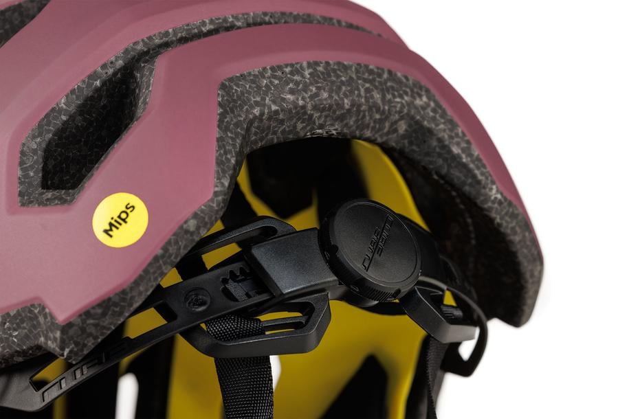 CUBE CASCO STRAY